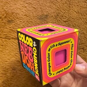 Color Changing Nee Doh Cube